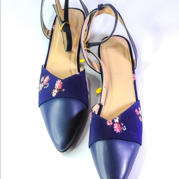 Zeina V Style Mules - Picture 2 of 5